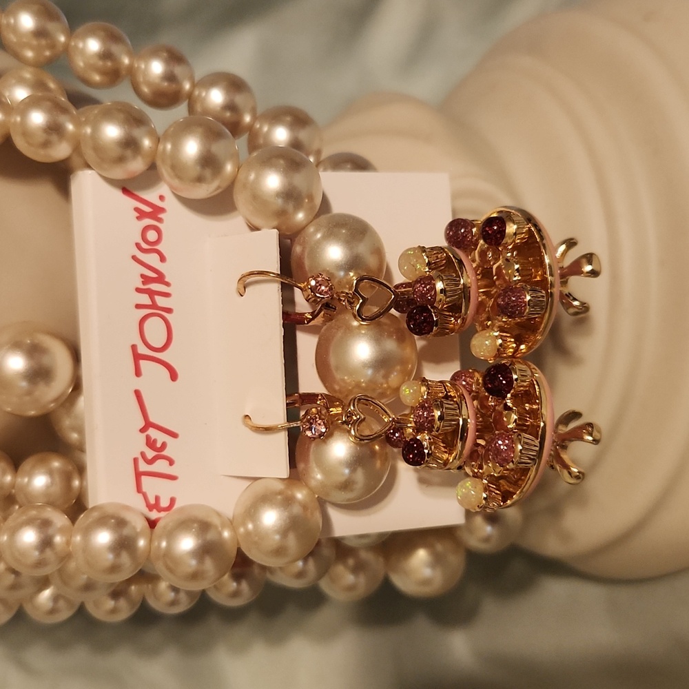 Betsey Johnson cupcake stand 2 tier drop earrings